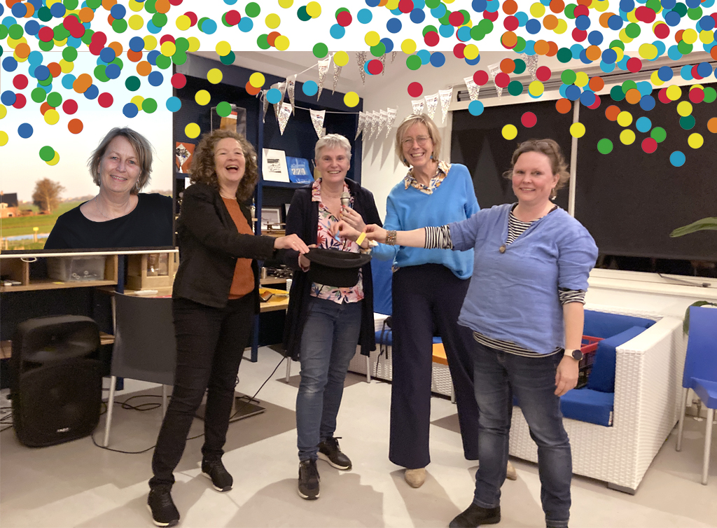 19 november 2023 – PUBQUIZ Jubileum editie; de quizmaster en winnaars